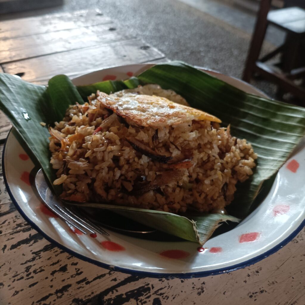 Nasi Goreng Pindang Warung Saking Timur